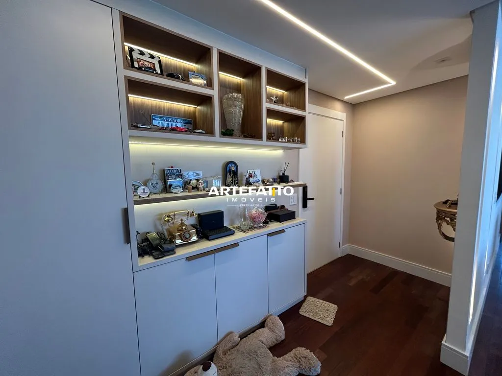 Imagem Andar alto , Apto com 136m2 , 3 suítes, planejados e 2 vagas fixas cobertas