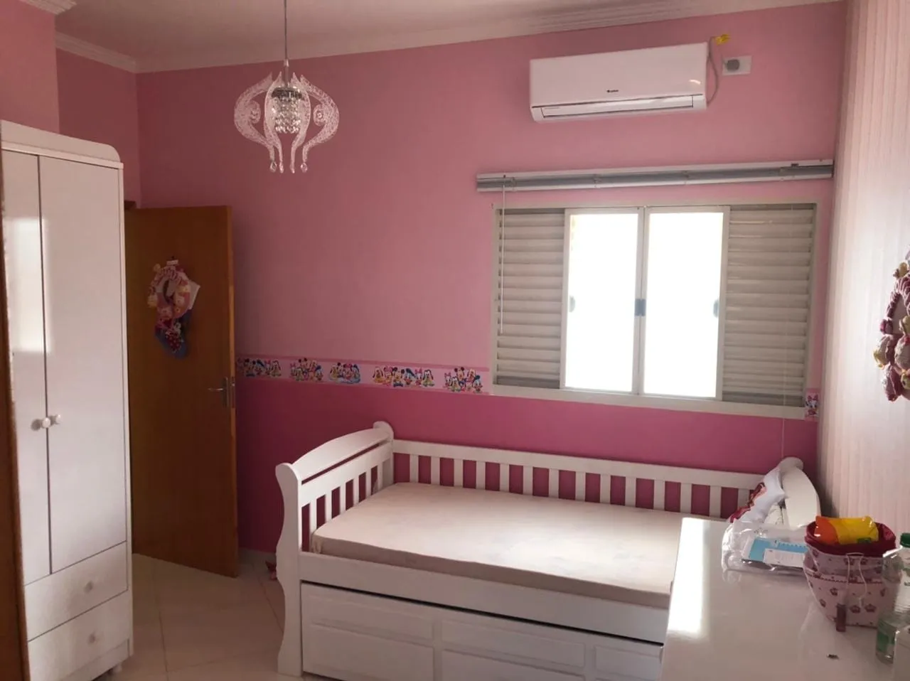 Imagem Casa à venda 3 Quartos, 3 Suites, 3 Vagas, 210M², Santana, Pindamonhangaba - SP