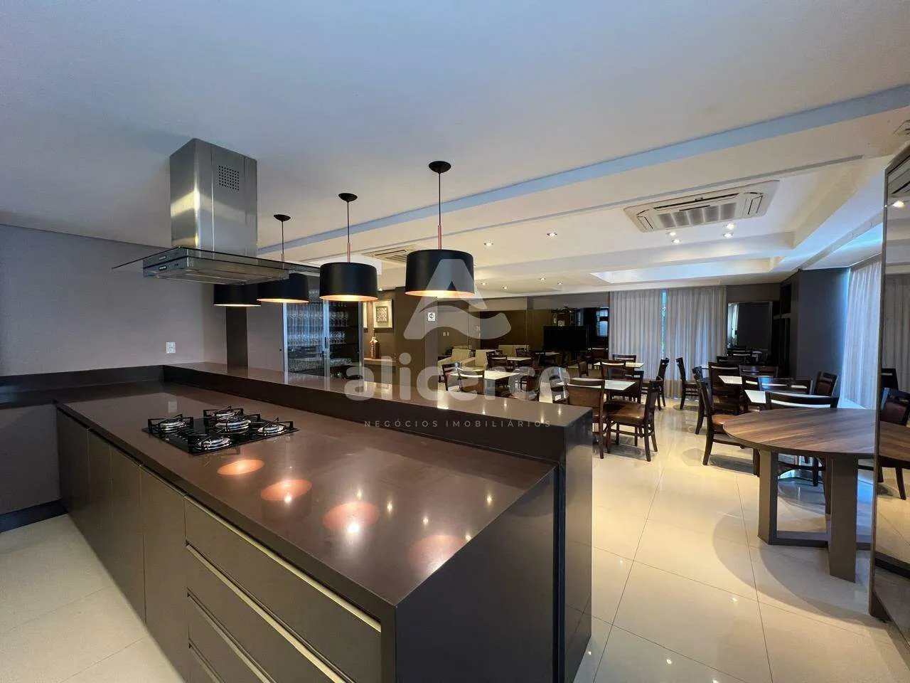 Imagem Apartamento à venda com 2 quartos 2 suítes, 80,29m² em Agronômica Florianópolis