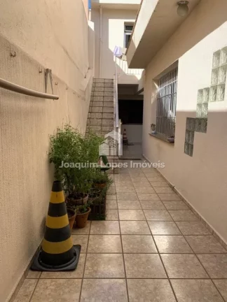 Imagem SOBRADO com 5 suítes, edícula e 3Vagas próx. ao Bosque Maia