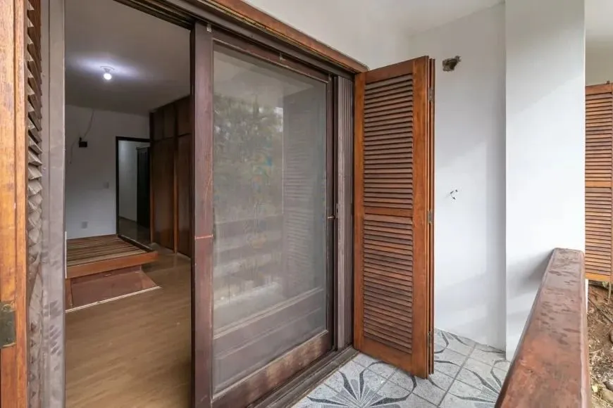 Imagem Casa / 3 Dormitórios / 1 Suíte / 3 Vagas / Churrasqueira / Piscina / Jardim Planalto / Jardim Itu / Porto Alegre / RS