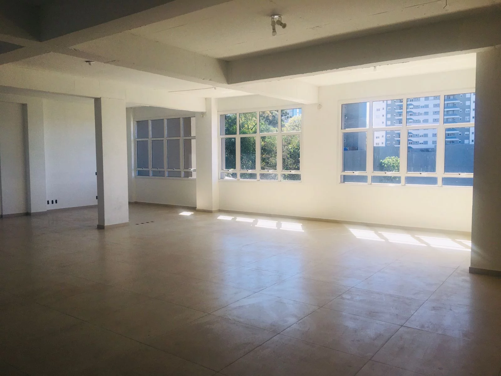 Imagem Sala Comercial para venda no bairro Panazzolo em Caxias do Sul