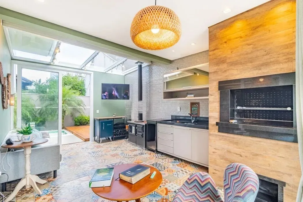 Imagem Casa térrea com 3 dormitórios, suíte e 2 vagas.