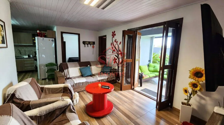 Imagem C759 | Casa c/ piscina na Av. Principal