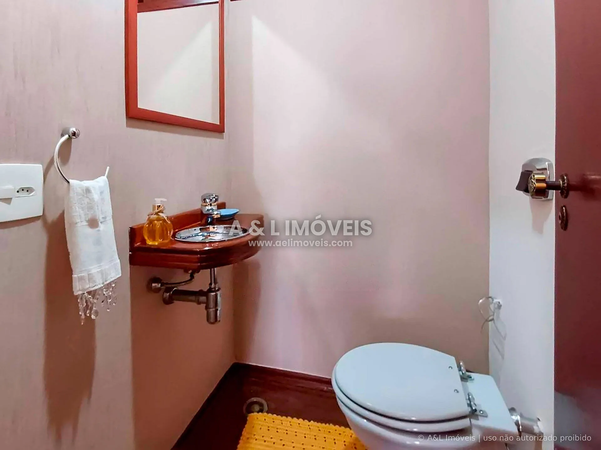 Imagem Apartamento à Venda no Capivari - 4 Dormitórios, SPA e 400 m da Praça