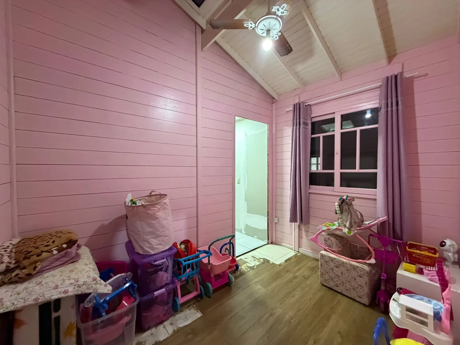 Imagem Casa à venda com 144m2 por R$ 650.000,00