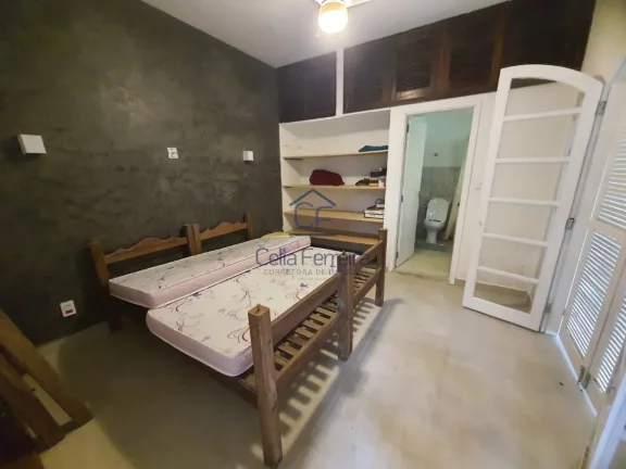 Imagem Ótima casa em localização privilegiada no miolo da Martim de Sá a 100m da praia
