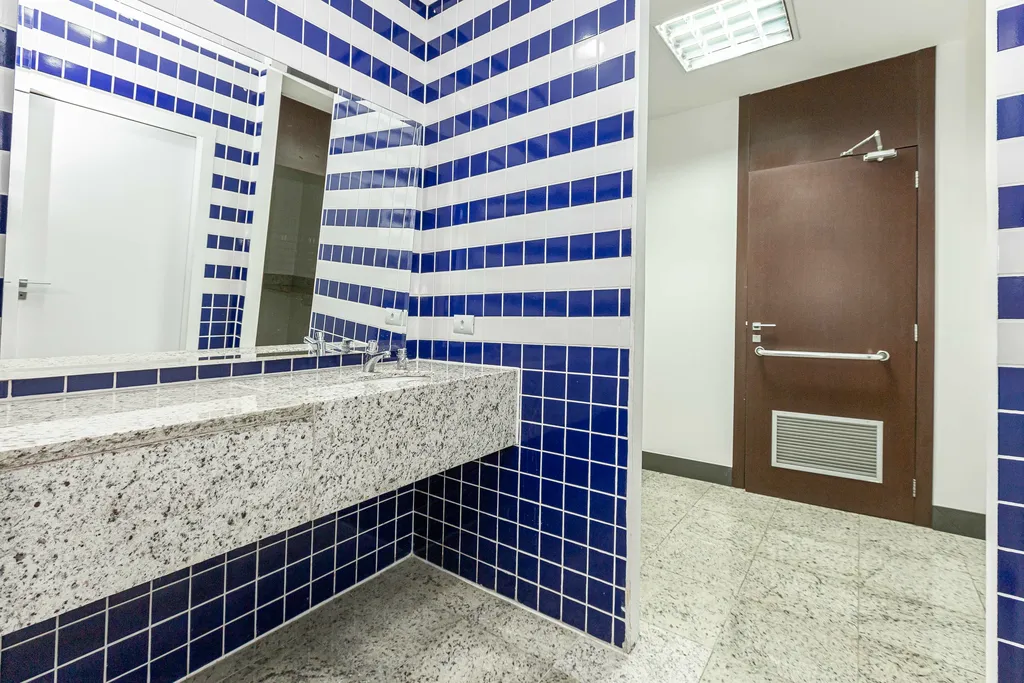 Imagem SALA COMERCIAL em Curitiba - PR, Centro
