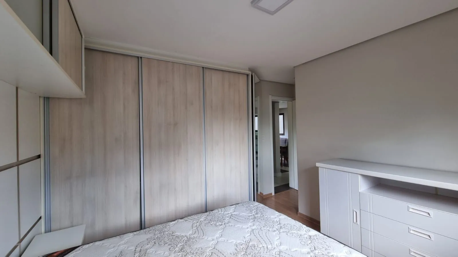 Imagem Apartamento dois dormitórios mobiliado, suíte, 86,41mq privativos, uma vaga escriturada, no bairro Higienópolis