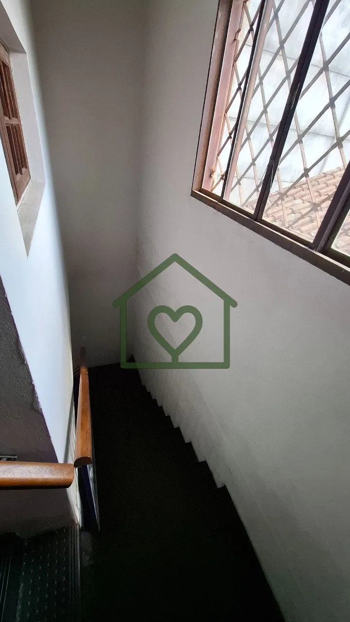 Imagem Imóvel residencial localizado no Bairro Glória, composto por um terreno de topografia plana com me...