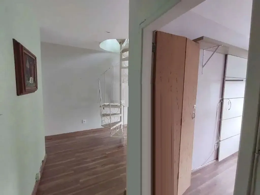 Imagem Apartamento de dois quartos no bairro Rio Branco em Porto Alegre