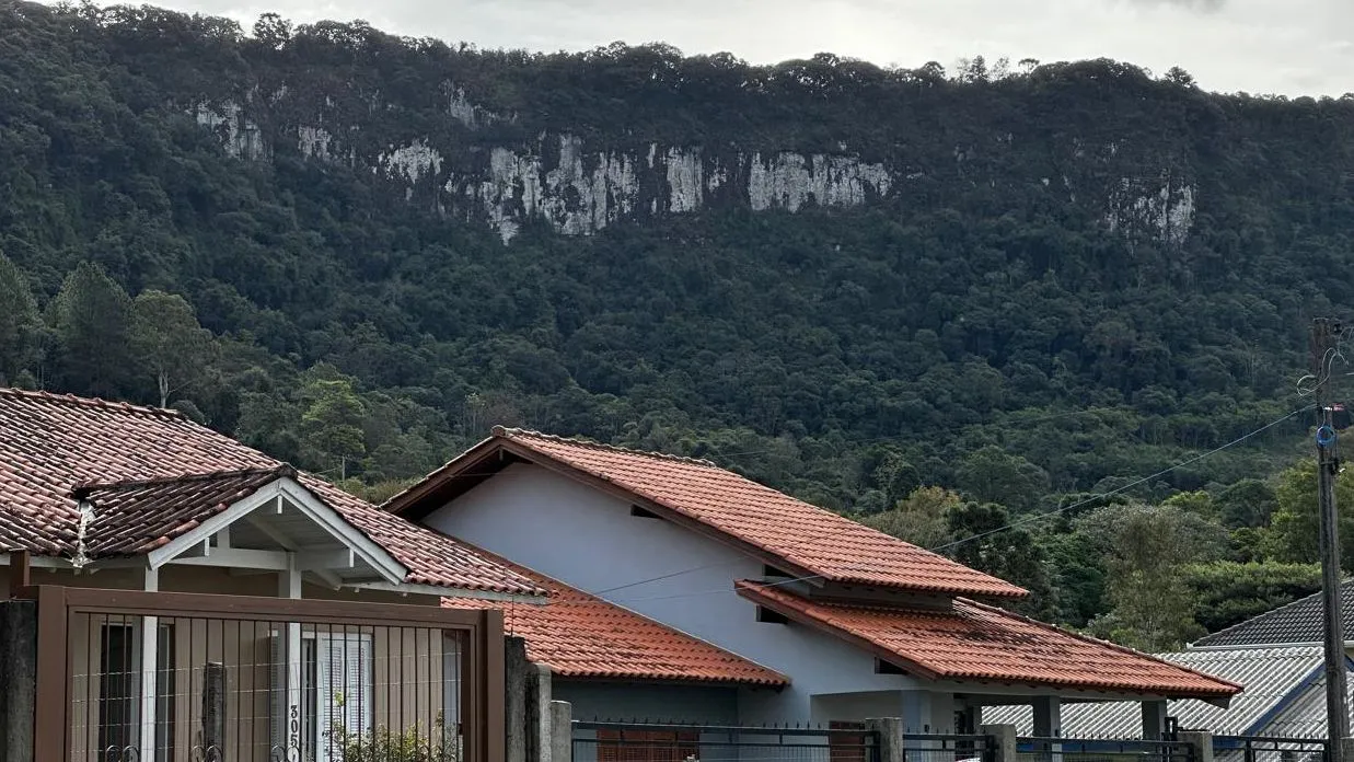 Foto do imóvel Terreno à venda em Gramado, Belvedere, 490.31m2