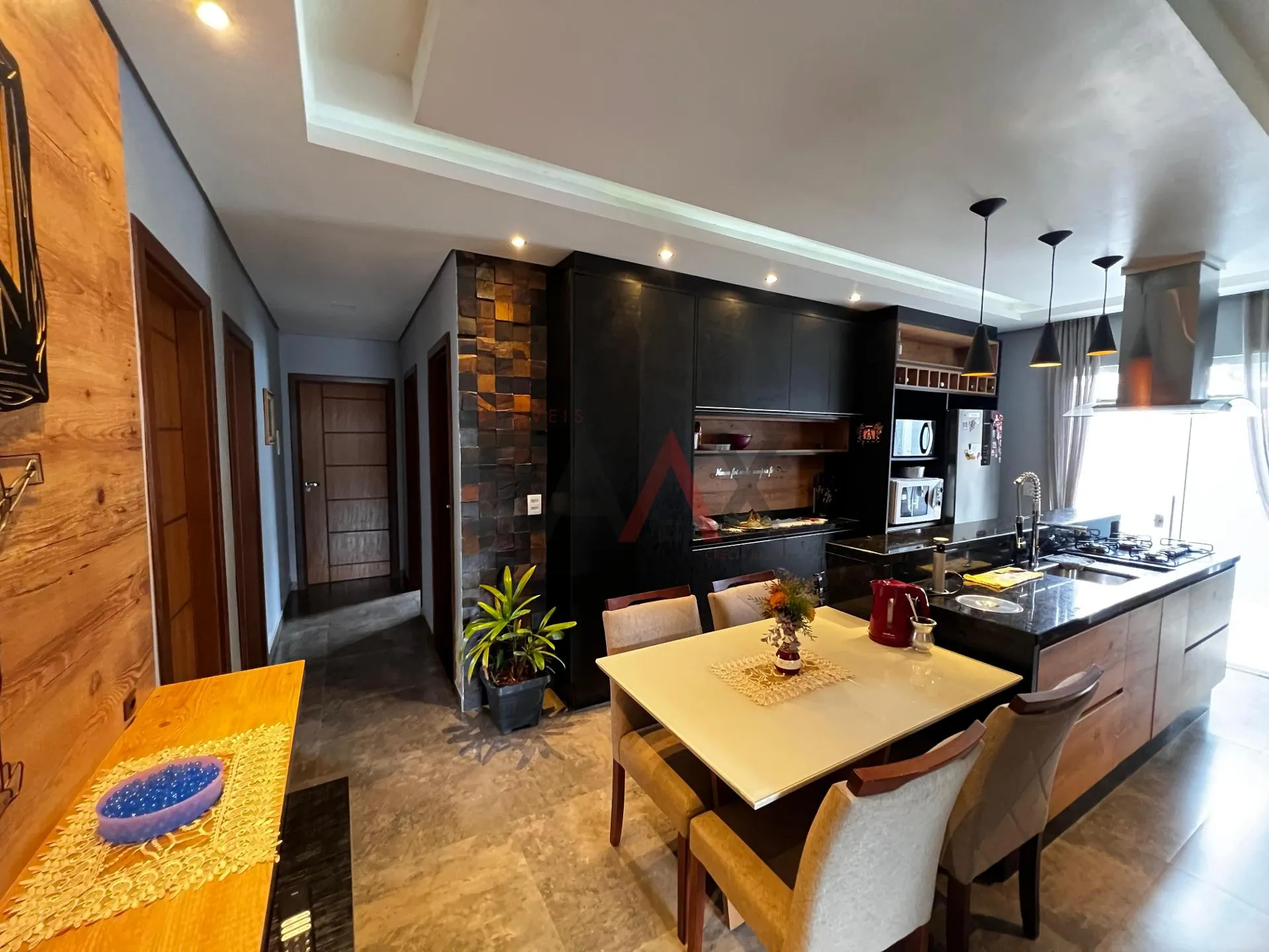 Imagem Excelente Casa de Alto Padrão no Bairro Vila Romana, com 4 Quartos sendo 1 suíte