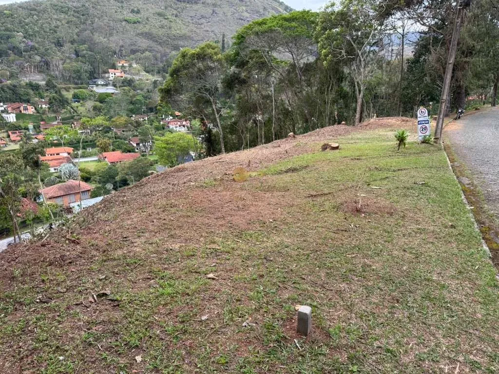Imagem Terreno em Condomínio para Venda em Teresópolis / RJ no bairro Green Valleiy