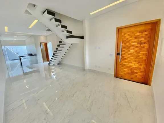 Sobrado com 3 Quartos à Venda, 110 m² em Guilhermina - Praia Grande