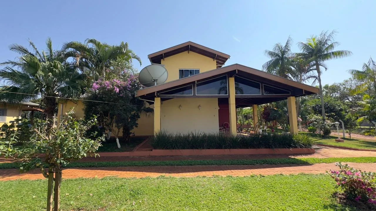 Imagem Imperdível casa de 5 quartos em condomínio no Estribo, Avaré-SP: 1 suíte, 1 sala, 4 banheiros, 4 vagas, 265m².