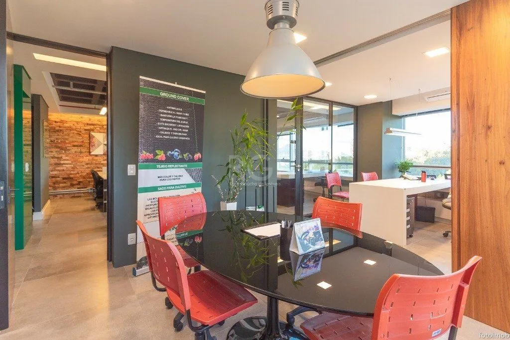 Imagem Conjunto/Sala para Venda - 106.57m², 0 dormitórios, 2 vagas - Petrópolis
