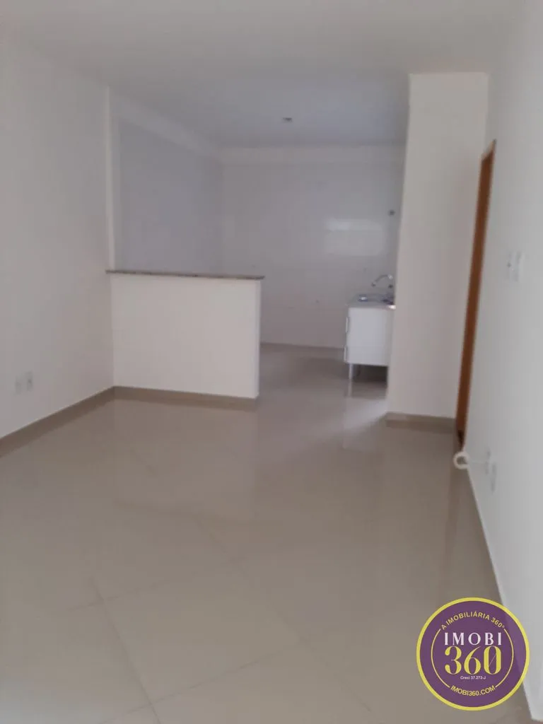 Imagem Casa em Condomínio Fechado com 02 Suítes com 02 vagas de garagem na Vila RéRé