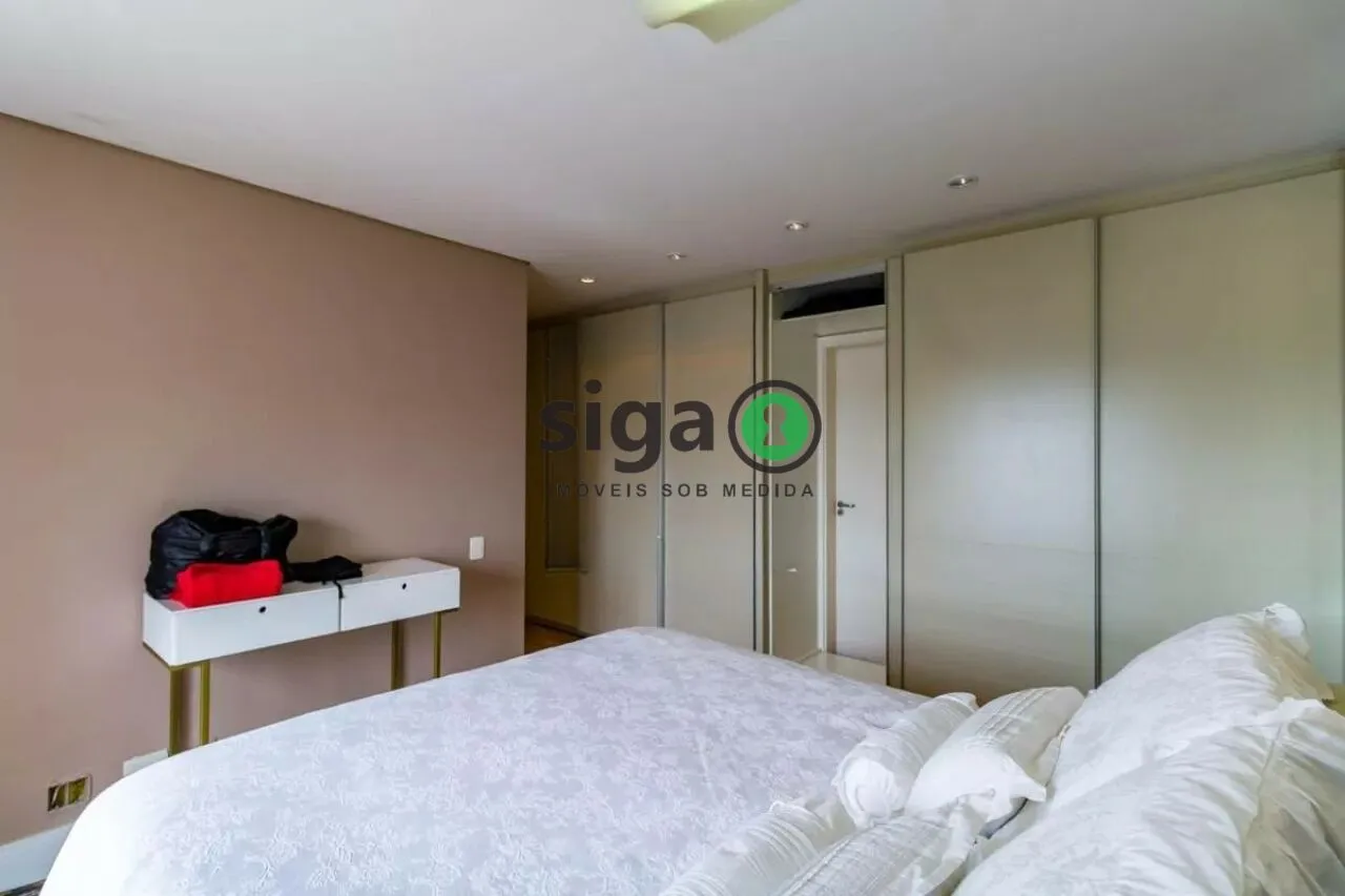 Imagem Apartamento á Venda na Vila Andrade, de 200 m, 4 quartos e 3 vagas.