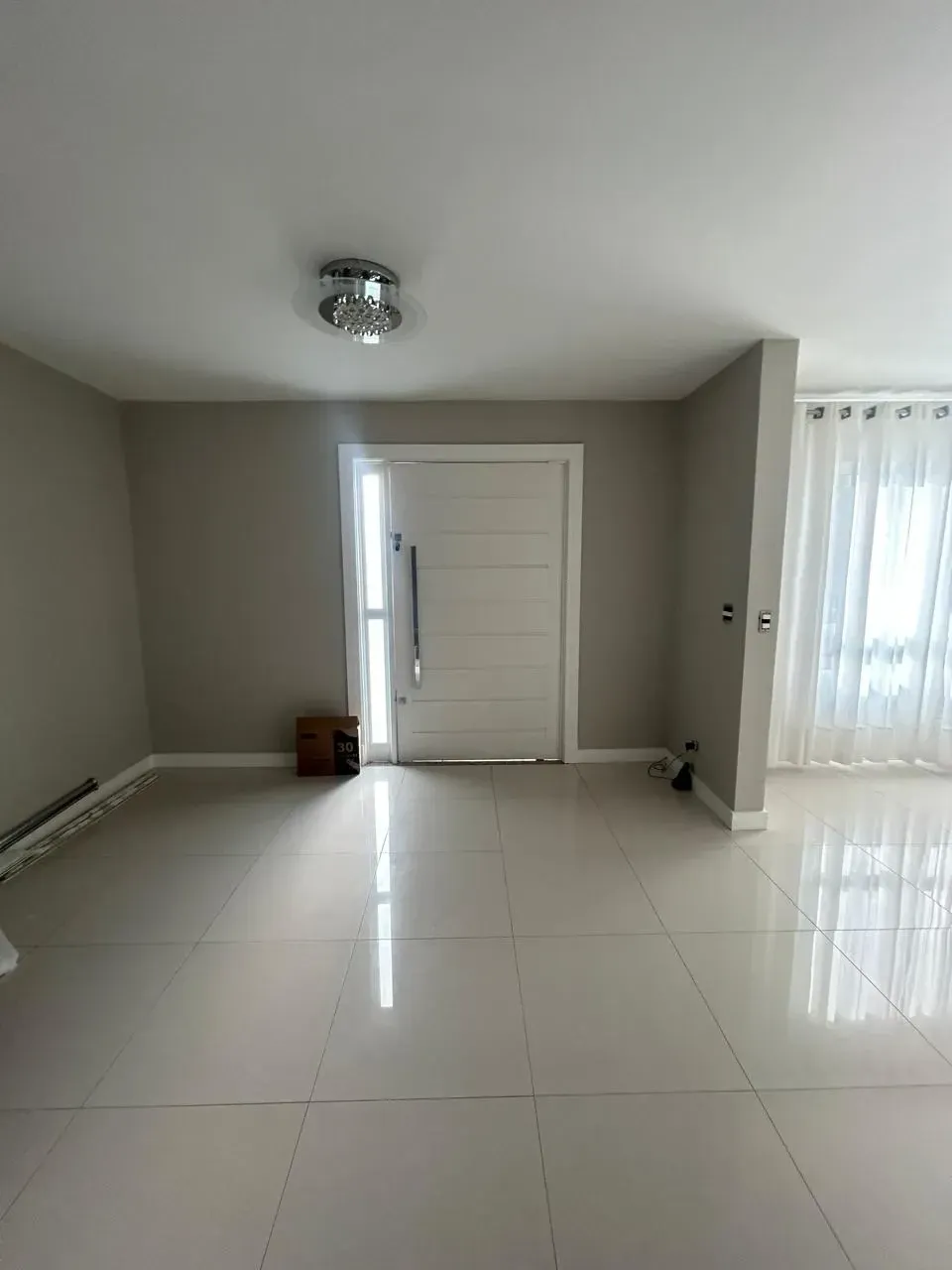 Imagem Sobrado com 3 Quartos à Venda, 118 metros em Mercês - Curitiba