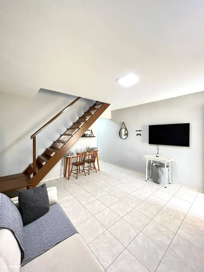 Imagem Casa para Venda em Araruama, Veneza (Praia Seca), 2 dormitórios, 2 suítes, 1 banheiro, 1 vaga