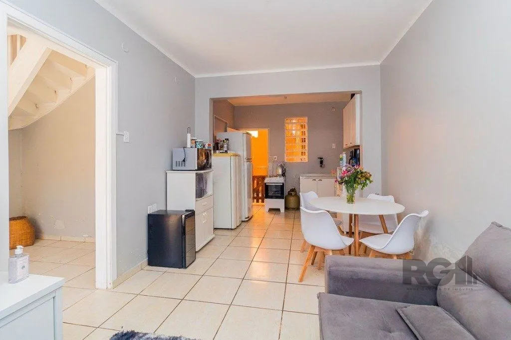 Imagem Casa com 99,73m², 2 dormitórios, 2 vagas no bairro Floresta