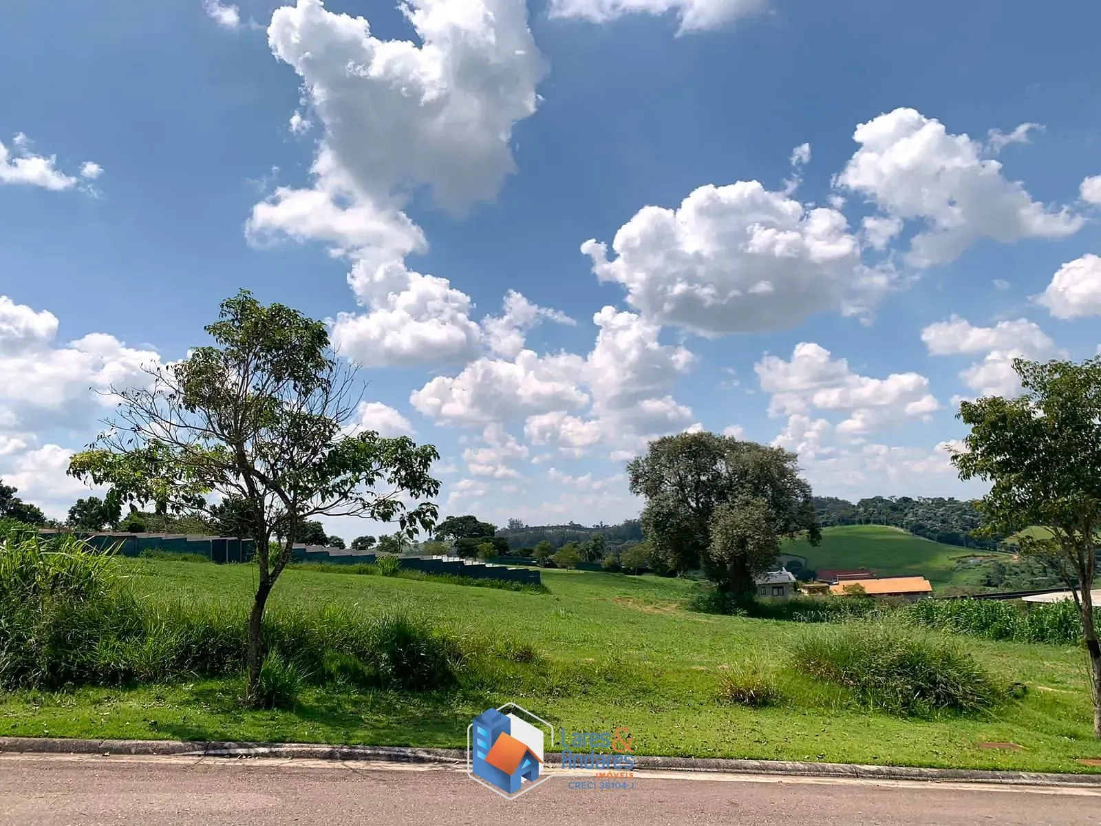 Foto do imóvel TERRENO DE ALTO PADRÃO À VENDA COM 1350 M², LOTEAMENTO CONDOMÍNIO FAZENDA DONA CAROLINA EM ITATIBA, SP. em Rua Café Bourbon
