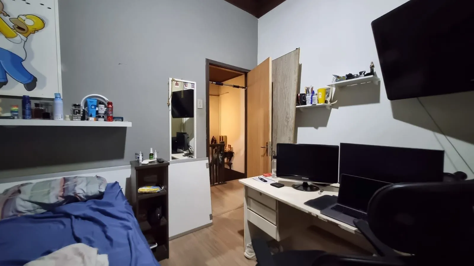 Imagem Casa Sobrado Residencial de 3 dormitórios para venda, 1 vaga de garagem fechada no bairro Cidade Baixa em Porto Alegre/RS.
