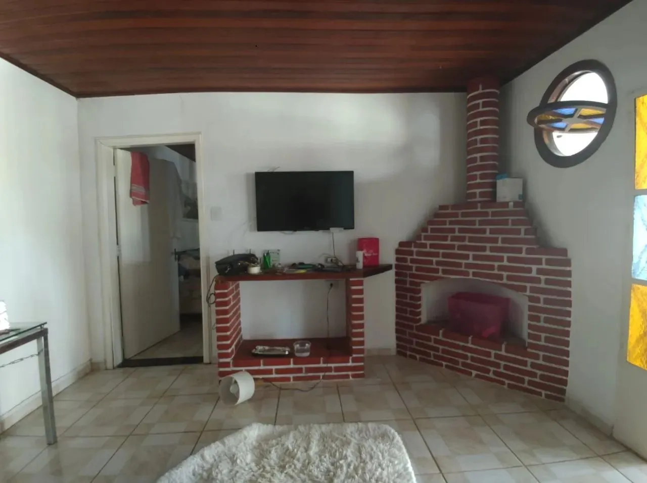 Imagem Chácara à venda em Araçoiaba da Serra-SP, 3 quartos, 1 suíte, 1 sala, 2 banheiros, 2 vagas de garagem, 580,00 m² de área.