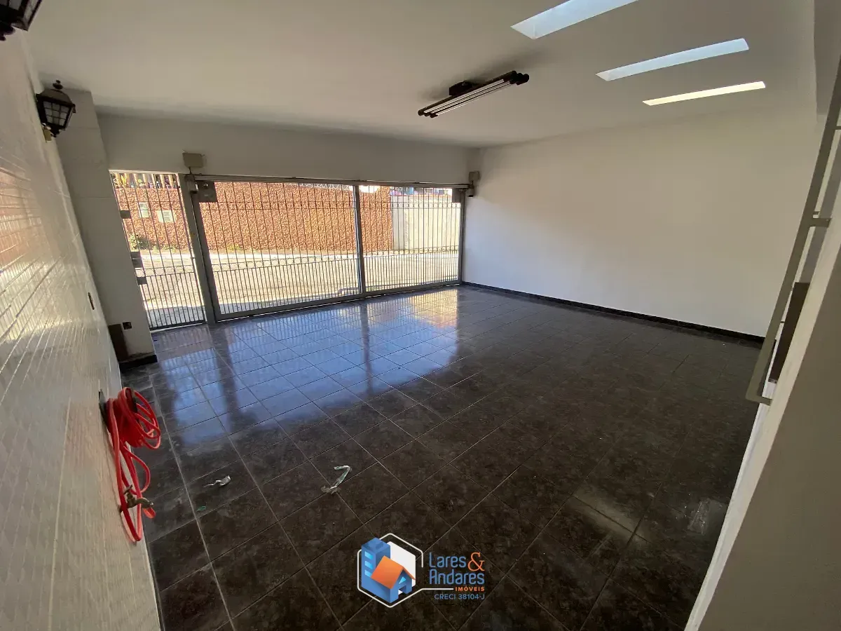 Imagem Sobrado para venda em Vila Babilônia com 4 quartos, sendo 1 suíte, 135m²