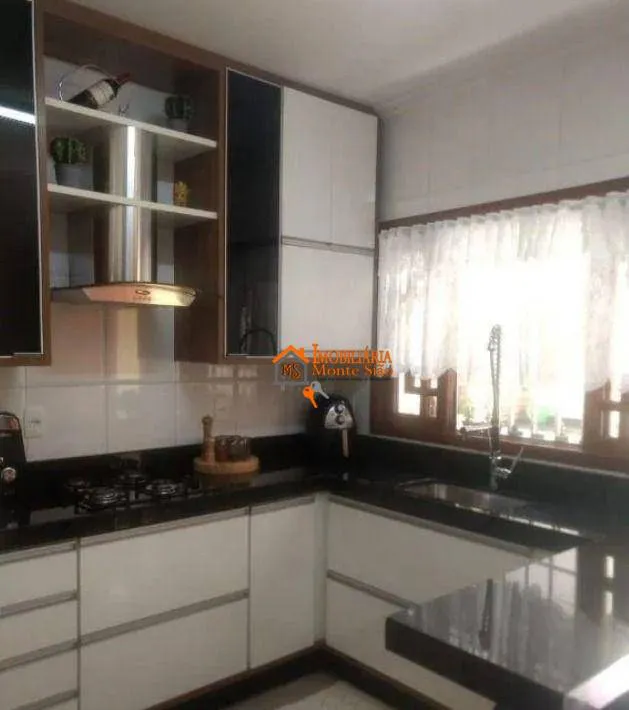 Imagem Sobrado com 4 dormitórios à venda, 200 m² por R$ 950.000 - Jardim Paraventi - Guarulhos/SP