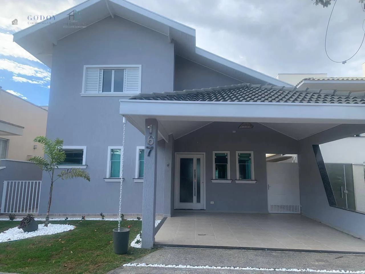Imagem Conforto e lazer completos: casa com espaço gourmet, jacuzzi e 4 vagas
