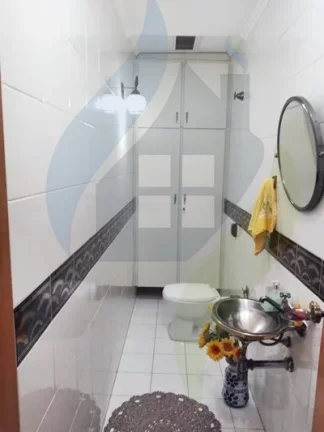 Imagem Casa de 3 dormitórios sendo 1 suíte, 5 banheiros, 2 vagas, com 210m² em Rudge Ramos, São Bernardo do Campo