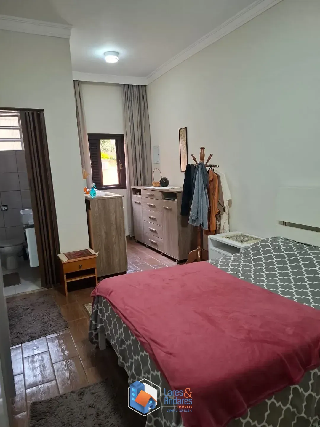 Imagem Casa para venda em Santa Teresinha com 9 quartos, sendo 3 suítes, 522m²