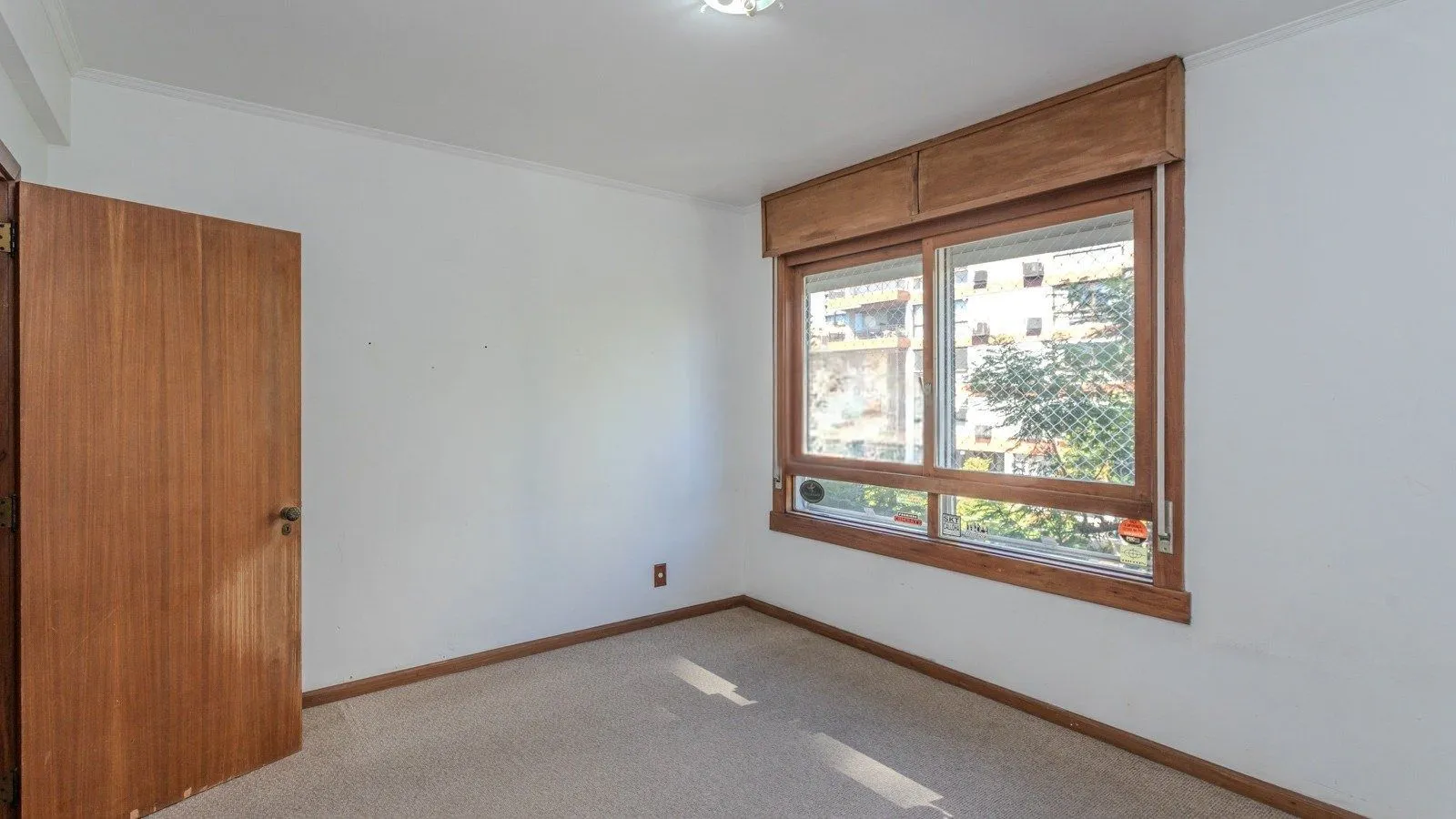Imagem Apartamento semimobiliado de 140 m² privativos no bairro Mont'Serrat