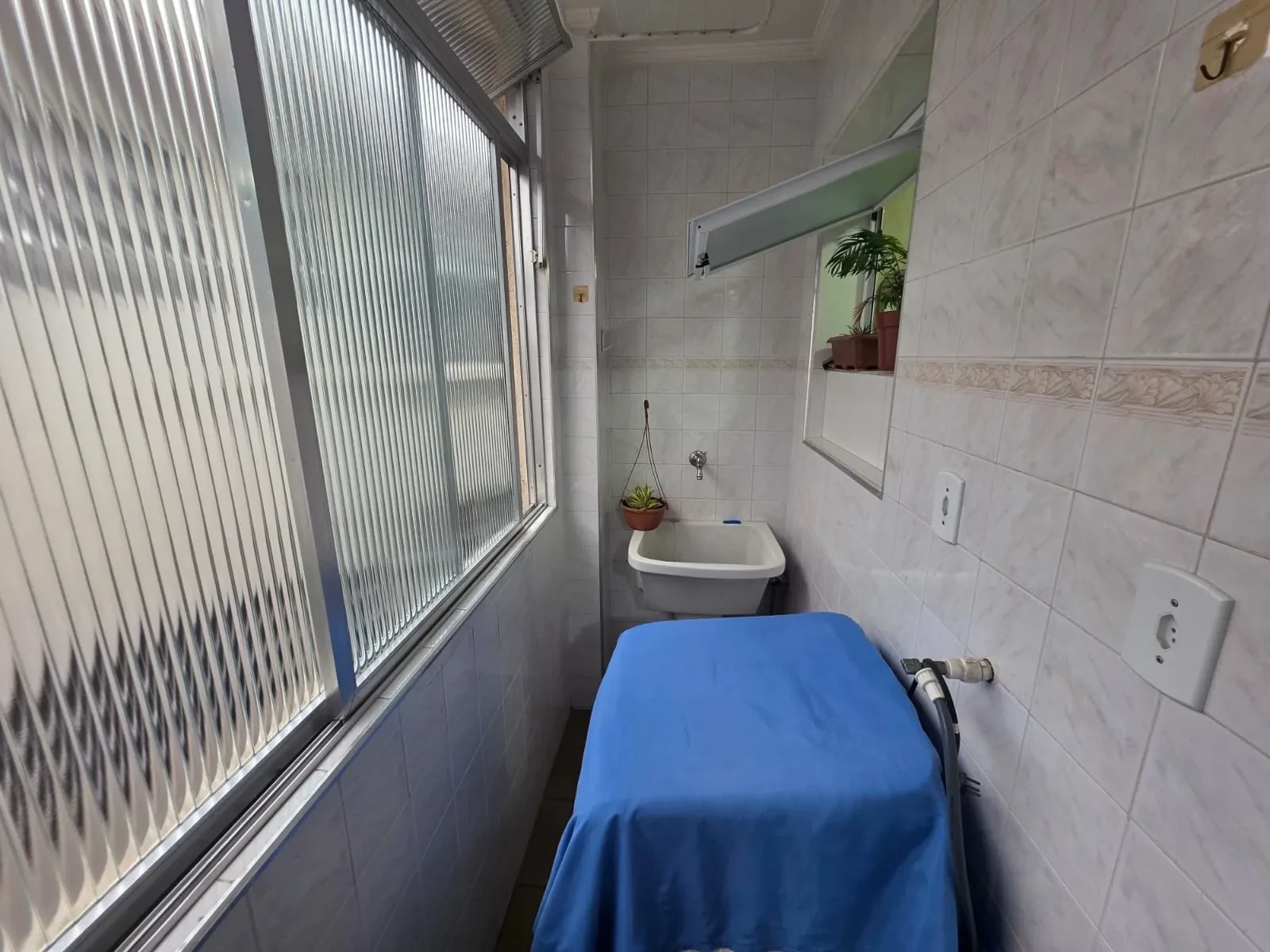 Imagem Apartamento com 2 Quartos à Venda, 81 metros em Embaré - Santos