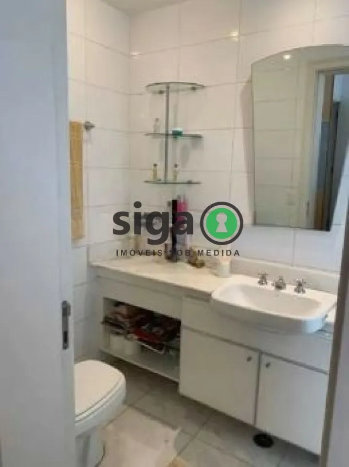 Imagem Apartamento em Moema Alto Padrão - 275m², 3 quartos e 4 Vagas!