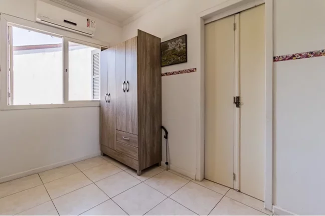 Imagem Casa para venda no bairro Guarujá em Porto Alegre