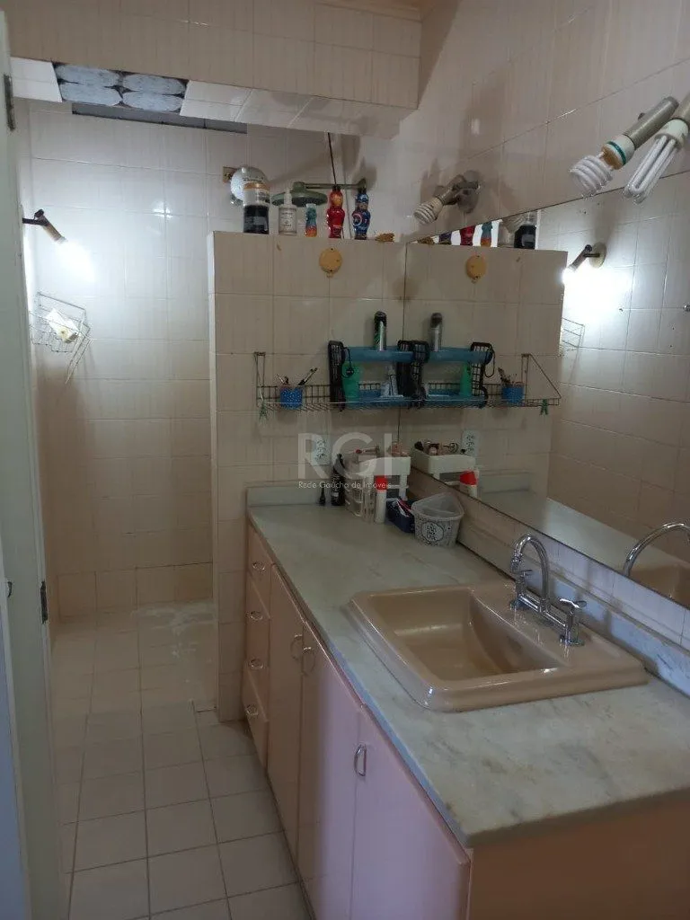 Imagem Casa para Venda de 3 dormitórios 6 vagas no bairro Chácara das Pedras