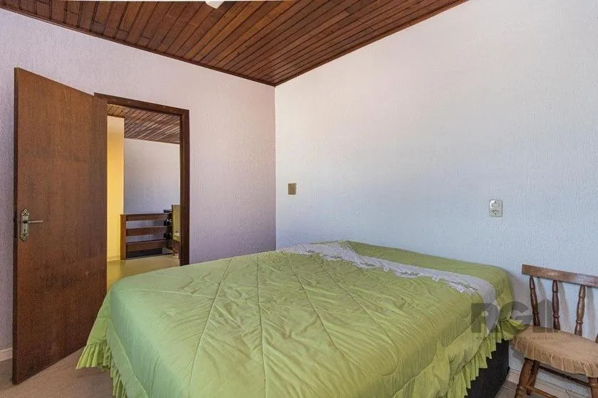 Imagem Casa Mista 266m² - 4 dormitórios, 1 suíte, 3 vagas no bairro Parque Santa Fé