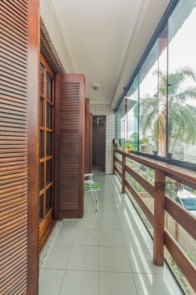 Imagem Casa de 4 dormitórios no bairro Sarandi