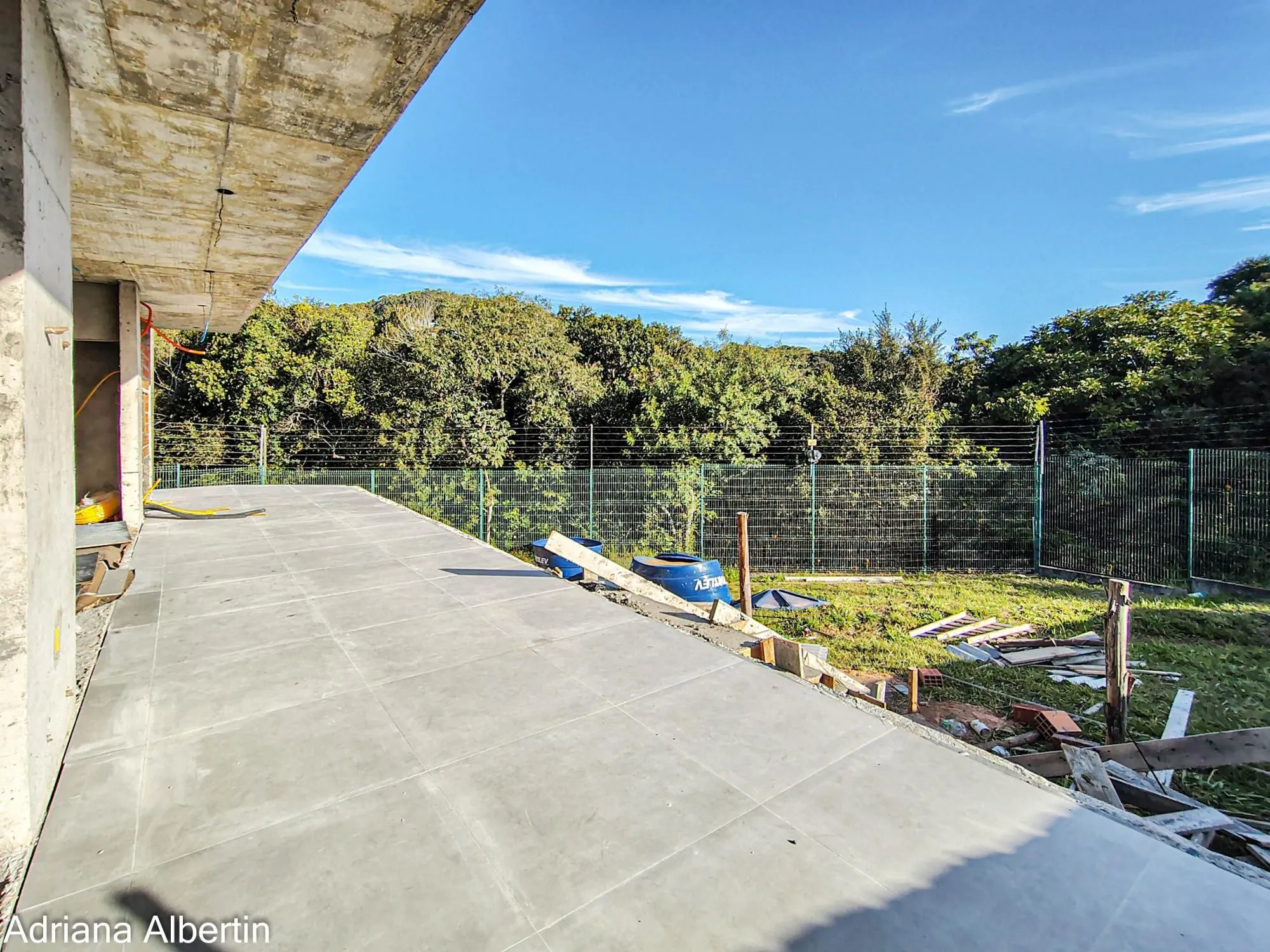 Imagem Casa térrea em condomínio na Estrada das Três Meninas - Alphaville
