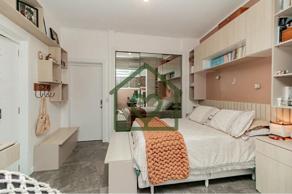 Imagem Apartamento Garden à venda no Centro Histórico de Porto Alegre, com 145,12 m2 de área privativa e...