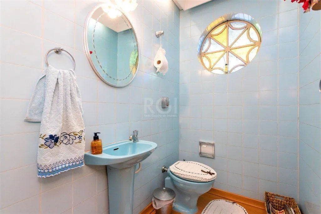 Imagem Casa para Venda - 228m², 4 dormitórios, sendo 1 suites, 5 vagas - Teresópolis