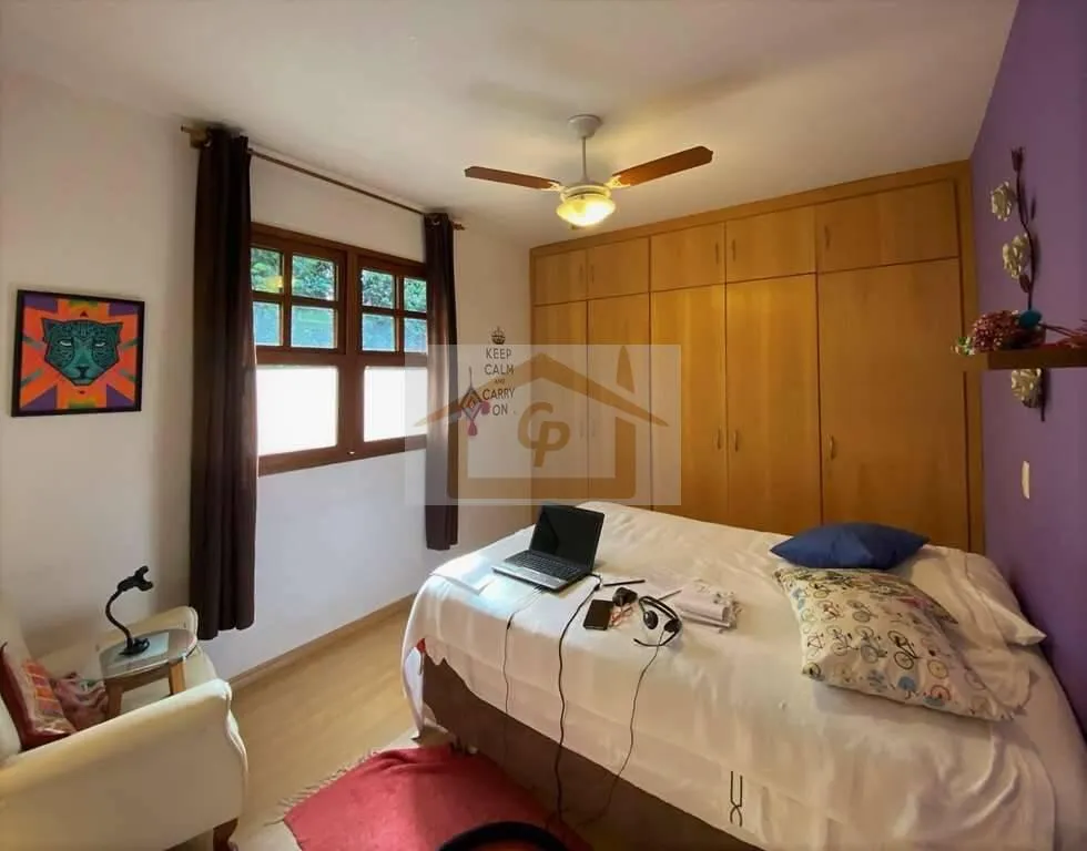 Imagem Chác Vale do Rio Cotia - TÉRREA, 3 suítes, lote plano, piscina e gourmet!