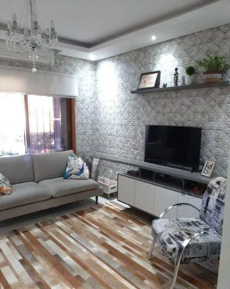 Imagem Sobrado triplex no Partenon de 3 dormitórios e 2 vagas