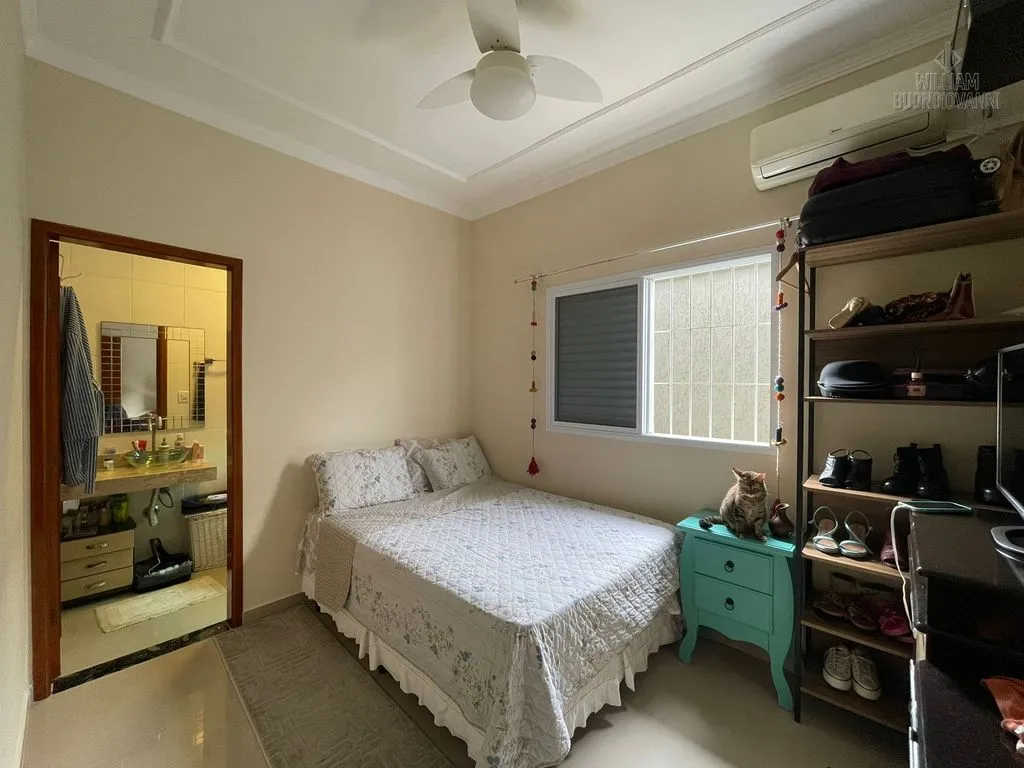 Imagem Casa térrea isolada 4 dormitórios no bairro Florida - Praia Grande