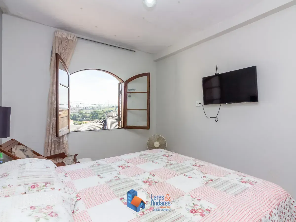 Imagem Sobrado para venda em Nossa Senhora do Ó com 3 quartos, sendo 1 suíte, 233m²