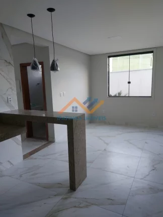 Imagem Casa Duplex de 3 quartos e 2 Vagas de garagem!