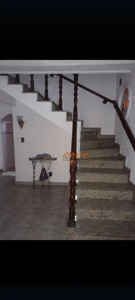 Imagem Sobrado com 3 dormitórios à venda, 2000 m² por R$ 692.000,00 - Jardim Pinhal - Guarulhos/SP